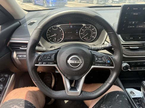 Used 2023 Nissan Altima 2.5 SV w/ SV Premium Package AWD/4WD image 22