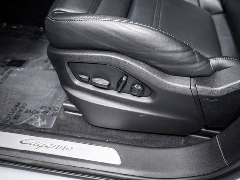 Used 2023 Porsche Cayenne image 26