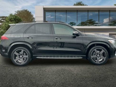 Used 2024 Mercedes-Benz GLE 450e 4MATIC image 3