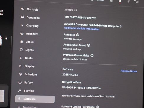 Used 2023 Tesla Model Y Long Range image 40