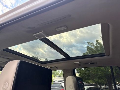 Certified 2023 Cadillac Escalade Premium Luxury Platinum w/ LPO, Radiant Package AWD/4WD image 20