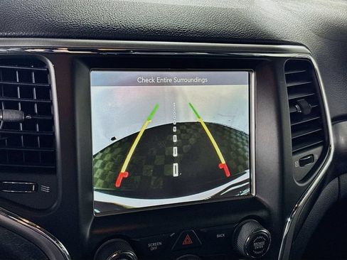 Used 2017 Jeep Grand Cherokee Altitude AWD/4WD image 16