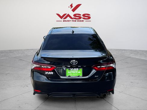 Used 2023 Toyota Camry SE FWD image 4