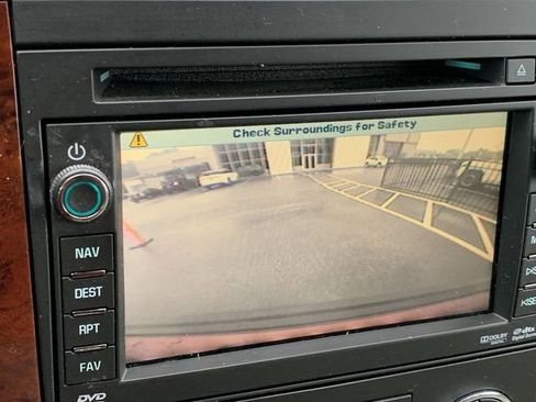 Used 2011 Chevrolet Tahoe LTZ AWD/4WD image 22