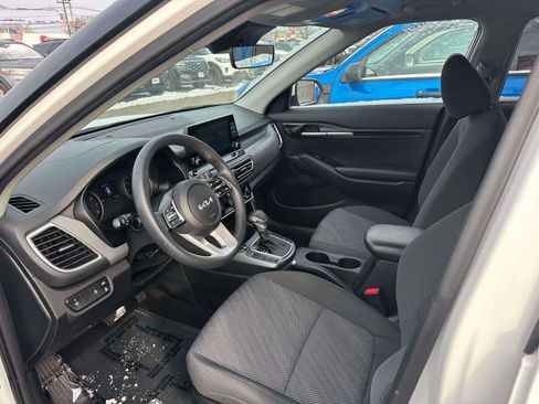 Used 2022 Kia Seltos LX image 12