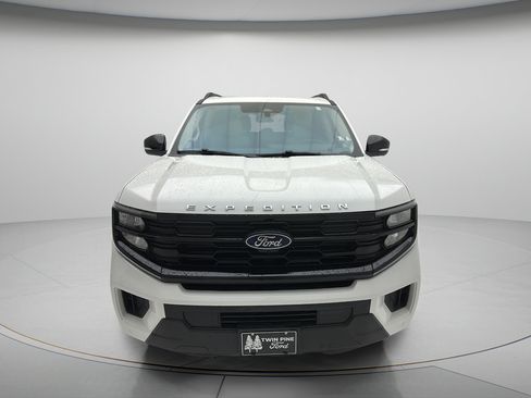 Used 2025 Ford Expedition Active AWD/4WD image 2