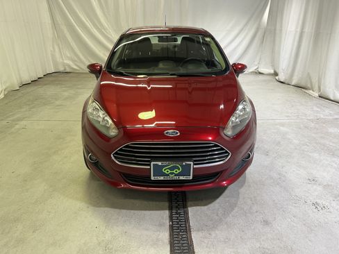Used 2015 Ford Fiesta SE w/ Equipment Group 201A FWD image 3