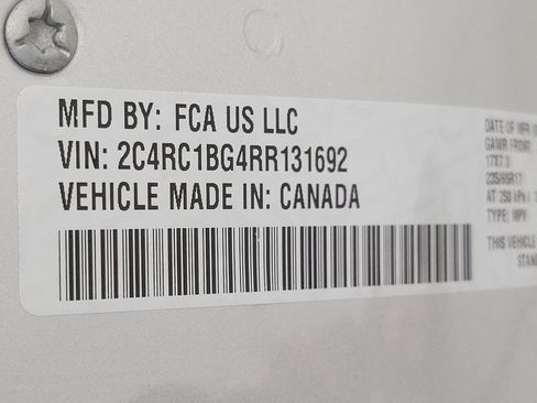 Used 2024 Chrysler Pacifica Touring-L image 28