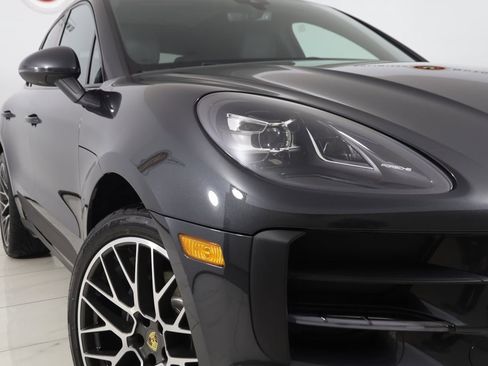 Used 2020 Porsche Macan image 20