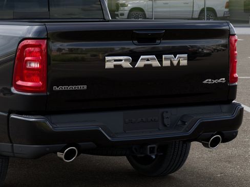 New 2026 RAM 1500 Laramie AWD/4WD image 39