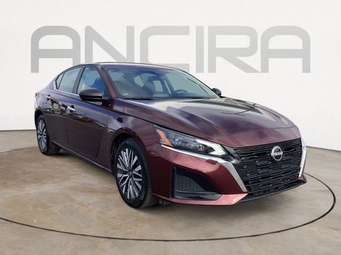 Used 2024 Nissan Altima 2.5 SV image 5