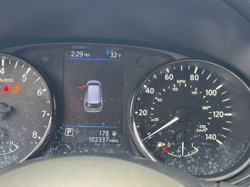 Used 2019 Nissan Rogue SV image 19