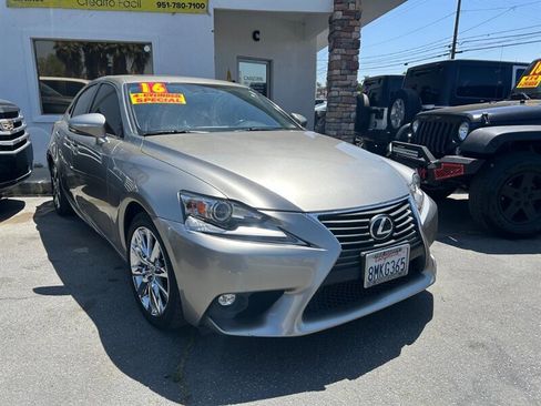 Used 2016 Lexus IS 200t RWD image 4