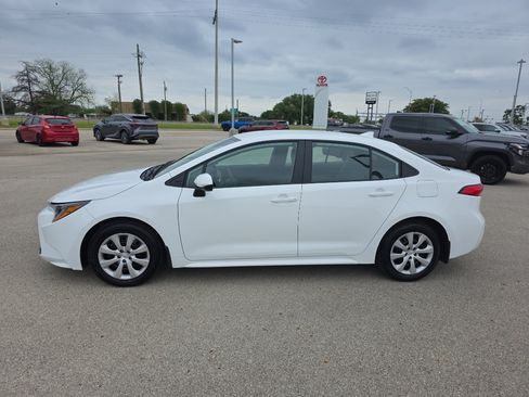 Certified 2026 Toyota Corolla LE image 4