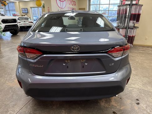 Used 2024 Toyota Corolla LE FWD image 8