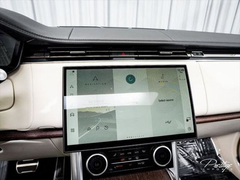 Used 2023 Land Rover Range Rover Long Wheelbase SE AWD/4WD image 24