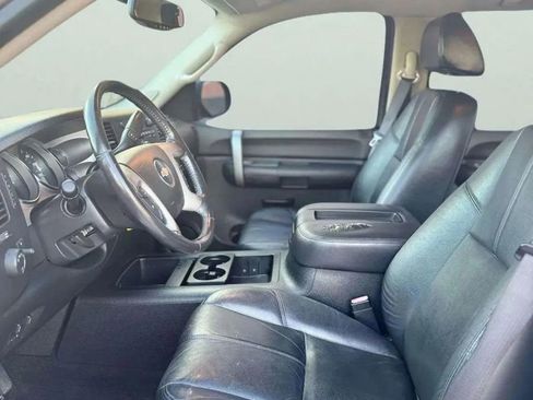 Used 2008 Chevrolet Silverado 2500 LT w/ 2LT Convenience Package image 11