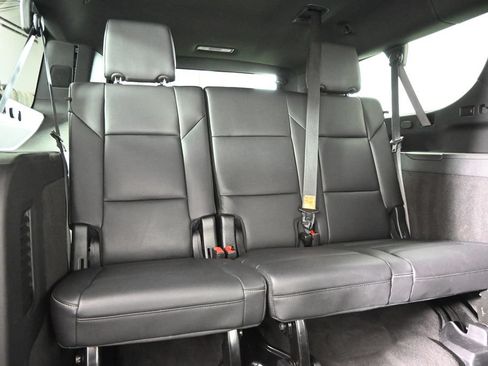 Used 2024 Cadillac Escalade ESV Luxury w/ LPO, Floor Liner Package AWD/4WD image 16