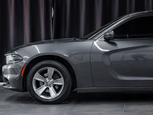 Used 2015 Dodge Charger SXT image 16