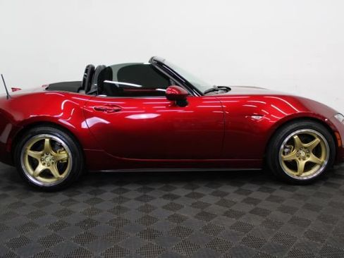 Used 2022 MAZDA MX-5 Miata Grand Touring w/ Weather Package RWD image 9