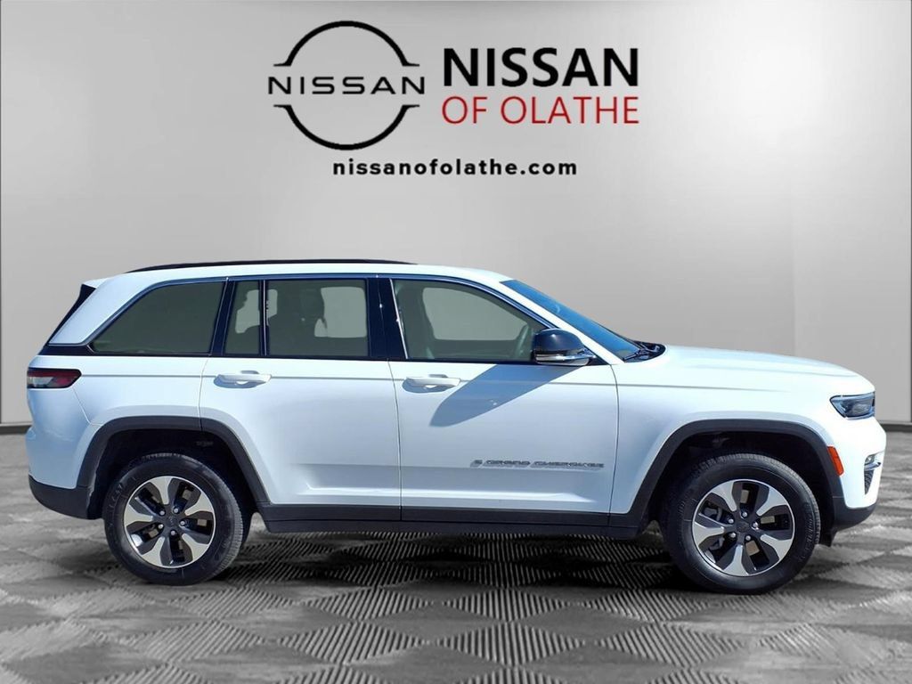 Used 2024 Jeep Grand Cherokee Limited 4xe AWD/4WD image 30