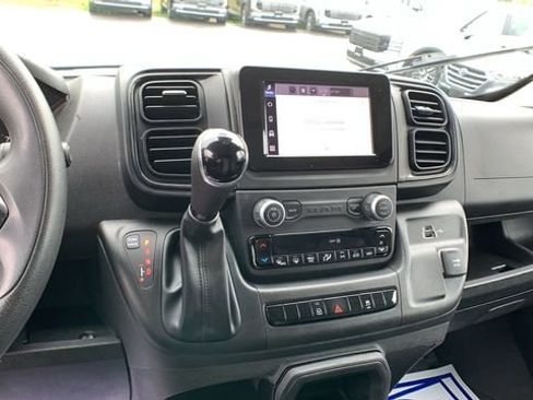 Used 2024 RAM ProMaster 2500 w/ Convenience Group FWD image 14