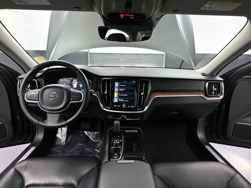 Used 2022 Volvo S60 T8 R-Design Expression AWD/4WD image 26