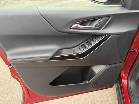 Used 2025 Chevrolet Equinox LT w/ Safety and Technology Package image 12