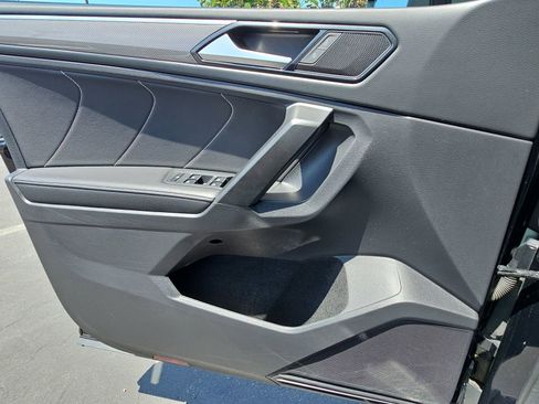 Certified 2023 Volkswagen Tiguan SE R-Line FWD image 27