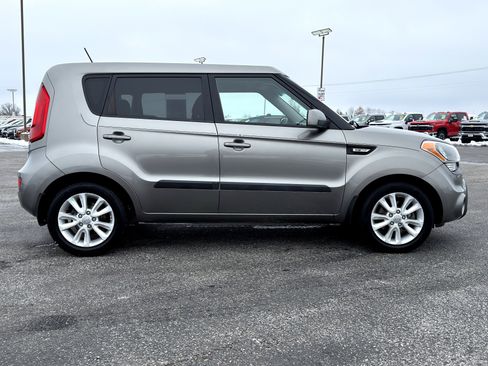Used 2013 Kia Soul image 2