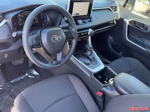 Certified 2025 Toyota RAV4 LE AWD/4WD image 19