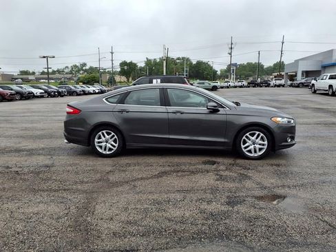 Used 2016 Ford Fusion SE w/ Equipment Group 202A FWD image 15