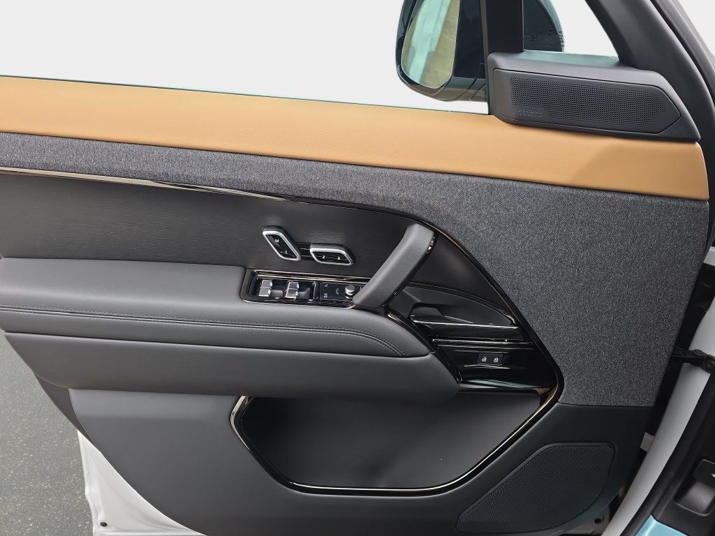 New 2027 Land Rover Range Rover Sport Dynamic SE AWD/4WD image 19