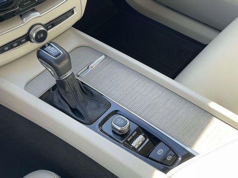 Used 2020 Volvo XC60 T5 Inscription image 15