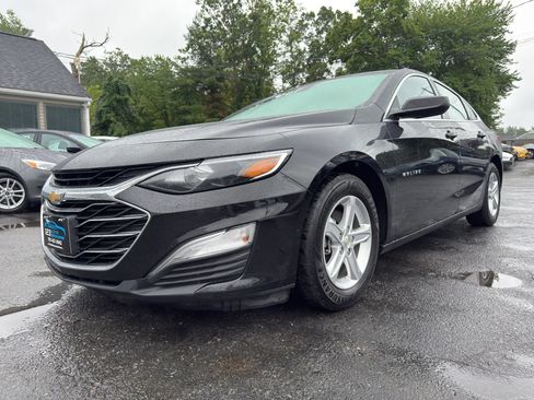 Used 2022 Chevrolet Malibu LS w/ Driver Confidence Package II FWD image 3