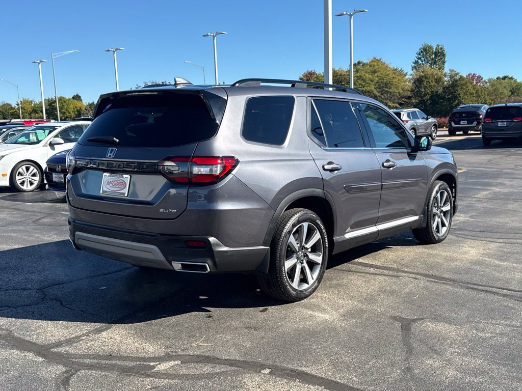 Certified 2025 Honda Pilot Elite image 11