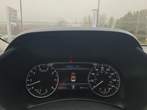 Used 2025 Nissan Sentra SV image 23