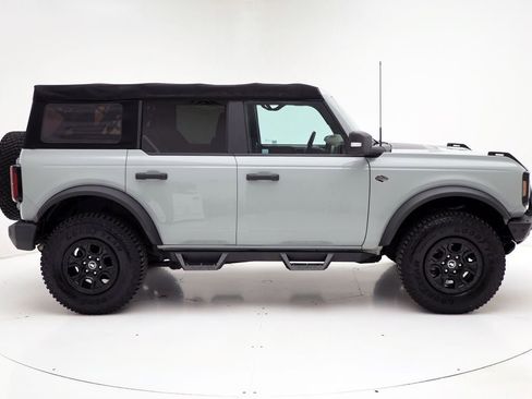 Used 2022 Ford Bronco Wildtrak image 3