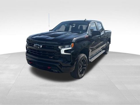 Used 2026 Chevrolet Silverado 1500 LT Trail Boss w/ Convenience Package II image 3