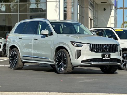 New 2026 Volvo XC90 T8 Ultra w/ Lounge Package image 7