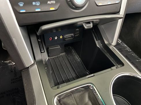 Used 2013 Ford Explorer XLT FWD image 22