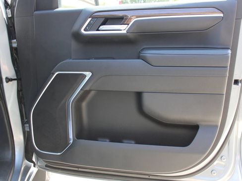 Used 2025 Chevrolet Silverado 1500 LT RWD image 5