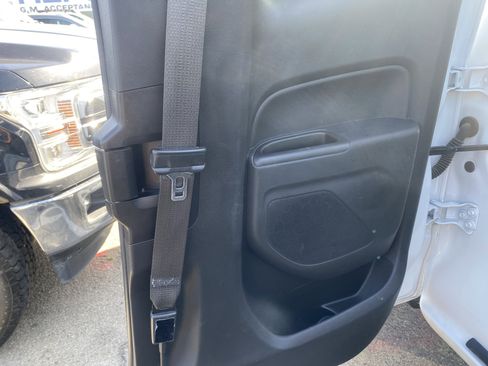 Used 2017 Chevrolet Colorado W/T image 16