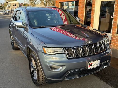 Used 2019 Jeep Grand Cherokee Limited w/ Luxury Group II image 8