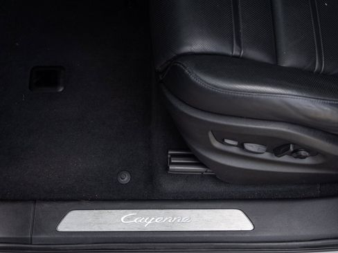 Certified 2023 Porsche Cayenne image 21