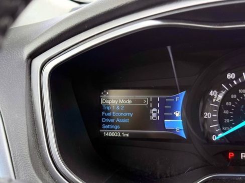 Used 2016 Ford Fusion SE AWD/4WD image 25