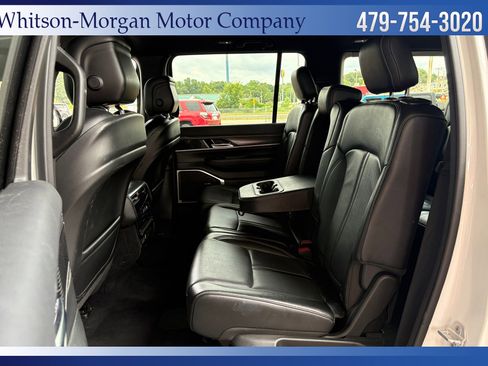 Used 2024 Jeep Wagoneer Series II w/ Flexible Seating Group image 38