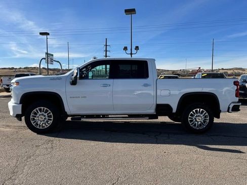 Used 2022 Chevrolet Silverado 3500 High Country w/ Technology Package image 2