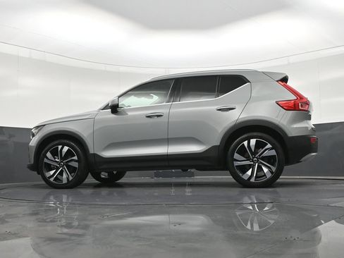 Used 2024 Volvo XC40 B5 Plus AWD/4WD image 25