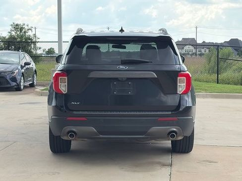 Used 2021 Ford Explorer XLT w/ Equipment Group 202A RWD image 8